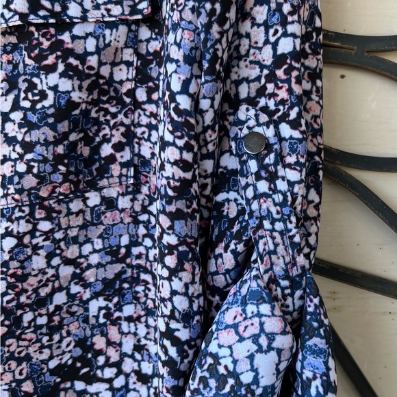 Women’s Apt.9 Multicolored Vneck Blouse with Rolled button sleeves, Small - Picture 2 of 10